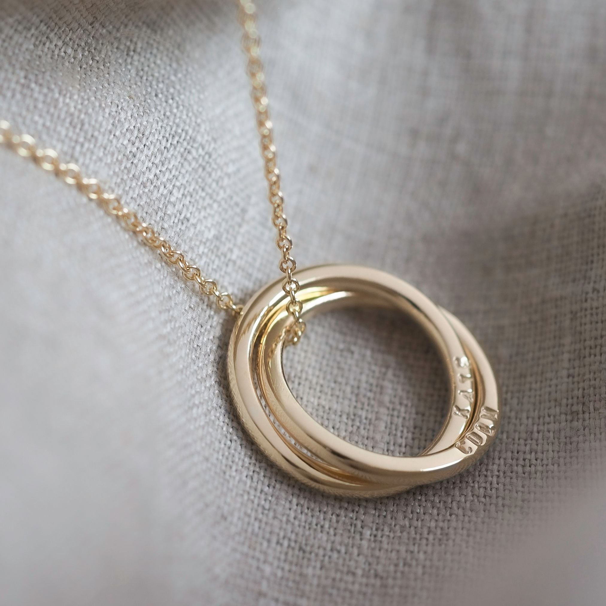 Interlocking Circle Necklace 