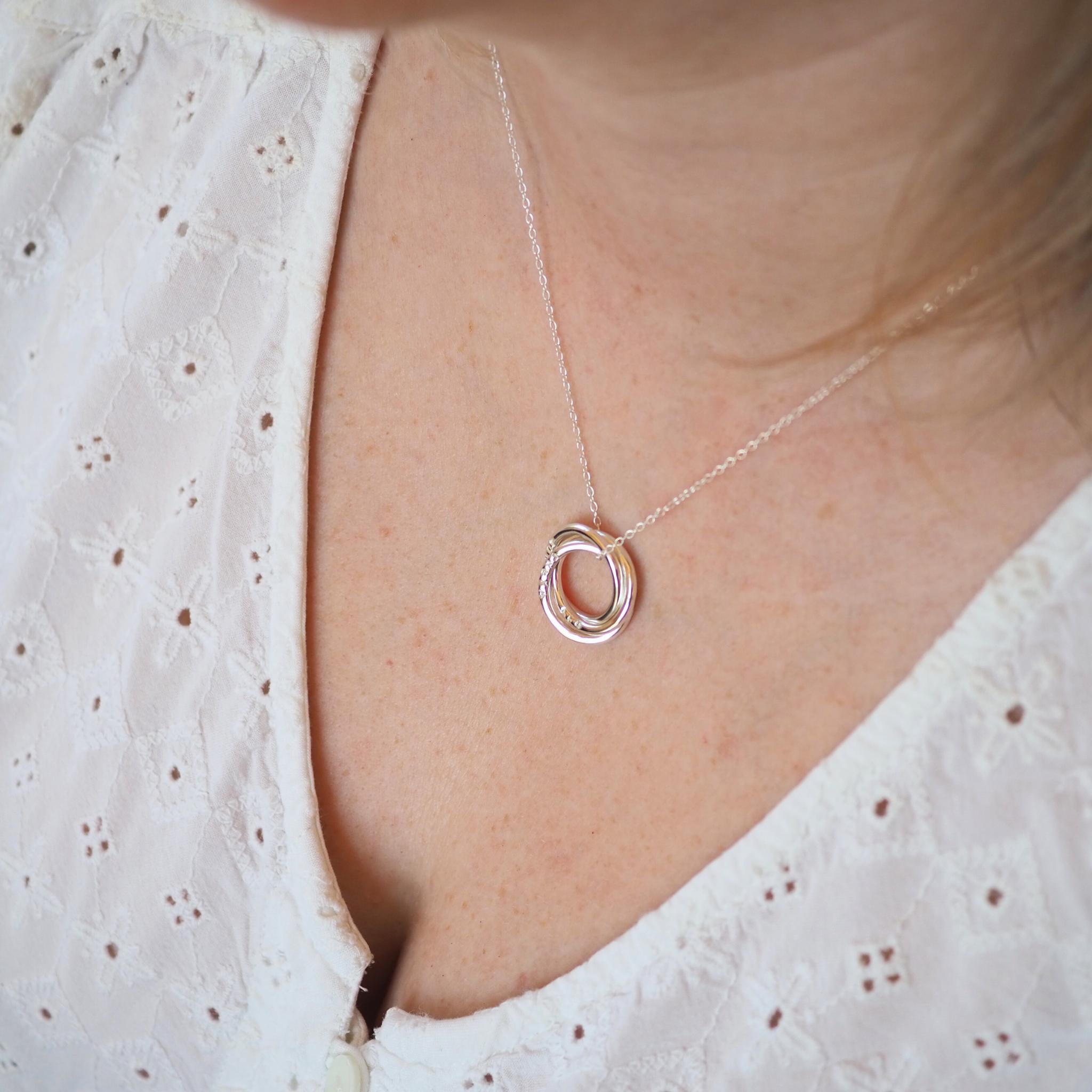 Sterling Silver Interlocking Circle Necklace – Shine On Shop