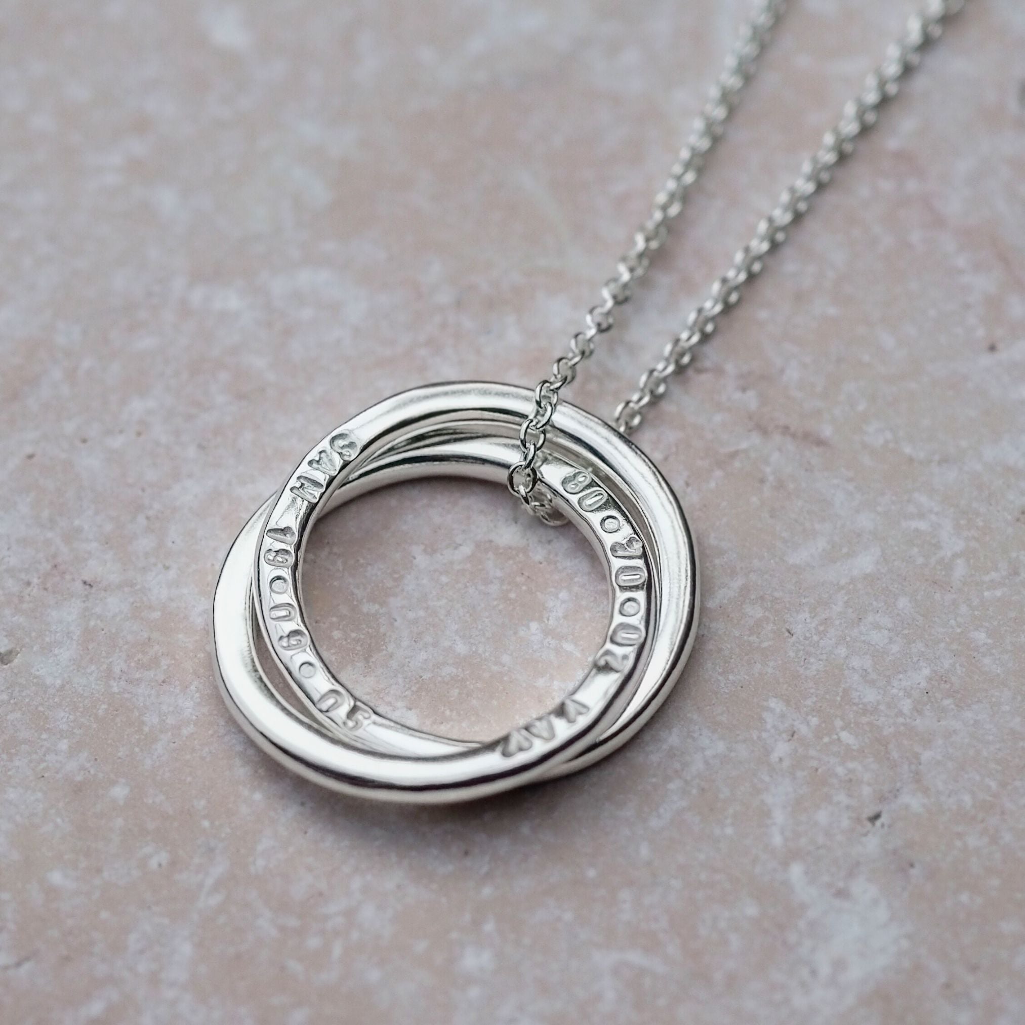 Interlocking Circle Necklace 