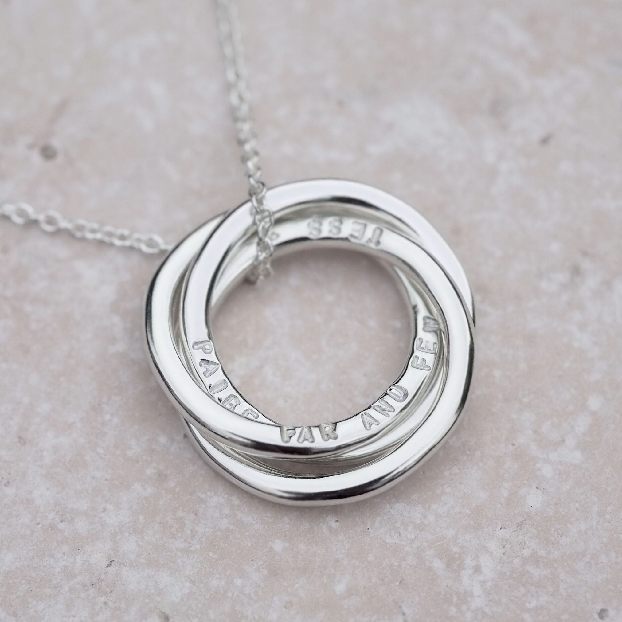 Interlocking Circle Necklace 